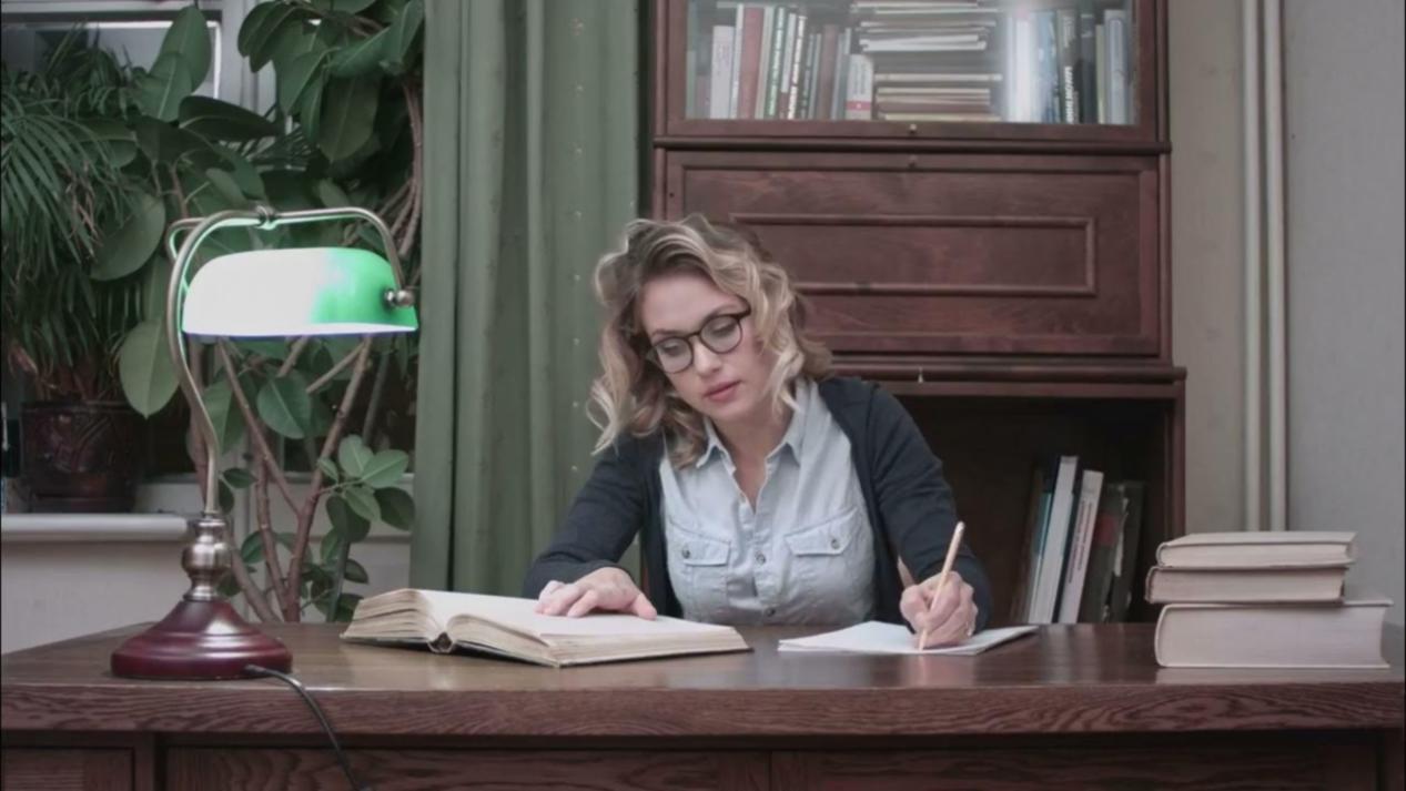 Професійний манікюр та догляд за нігтями